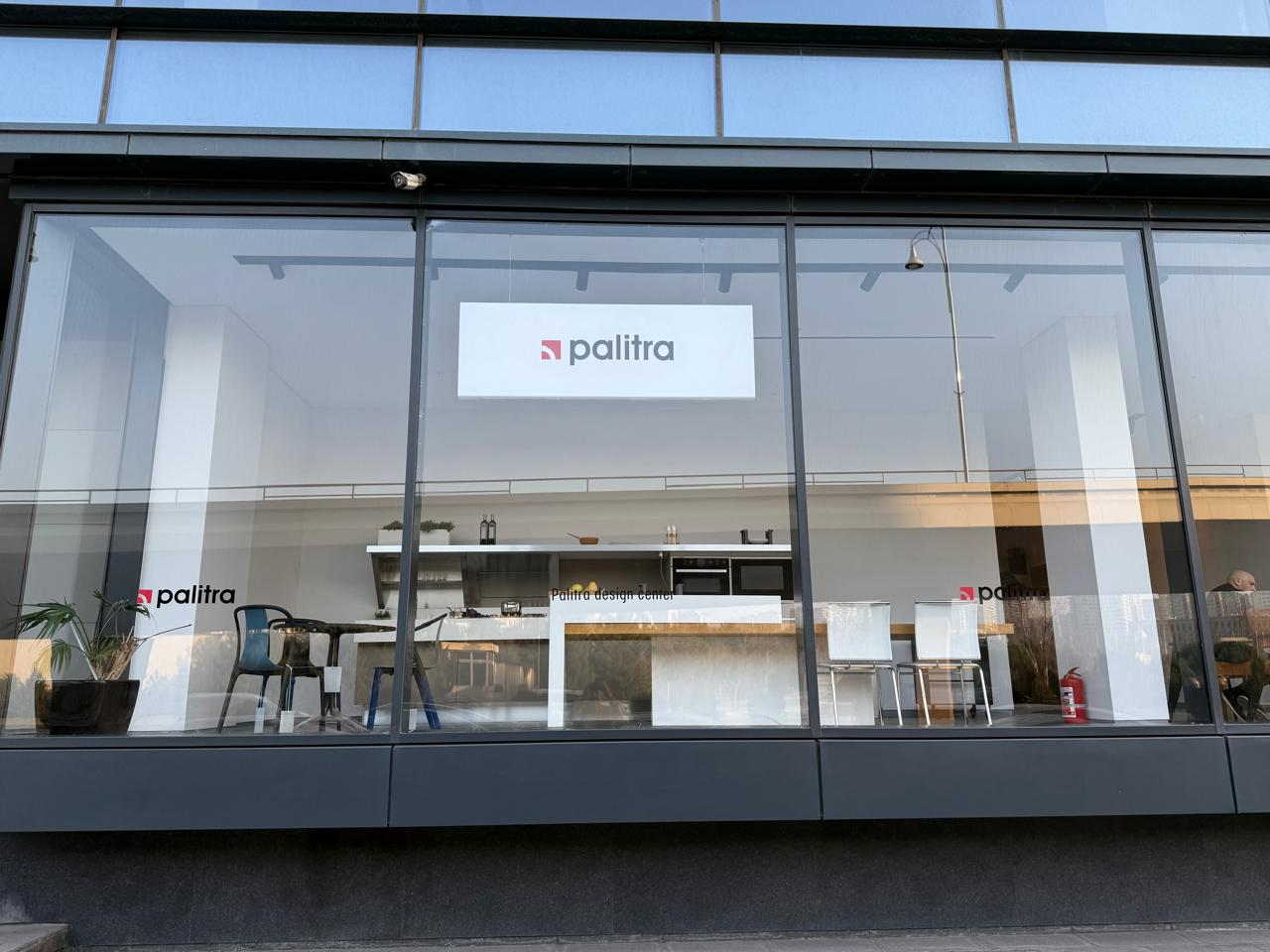 Palitra showroom exterior